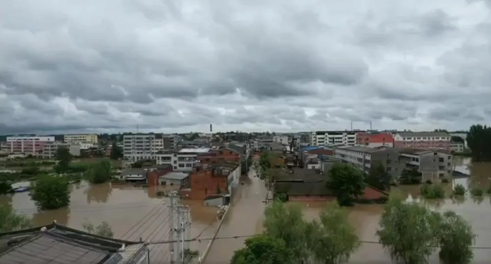 湖北洪涝众志成城,共克时艰的最新消息