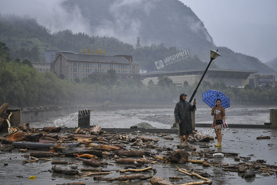 四川暴雨最新灾情报告,暴雨影响及应对措施分析