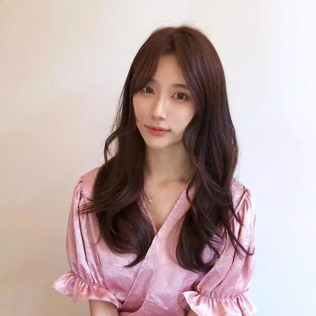 引领潮流的发型趋势,女性发型灵感源泉,2019年最新流行趋势解析