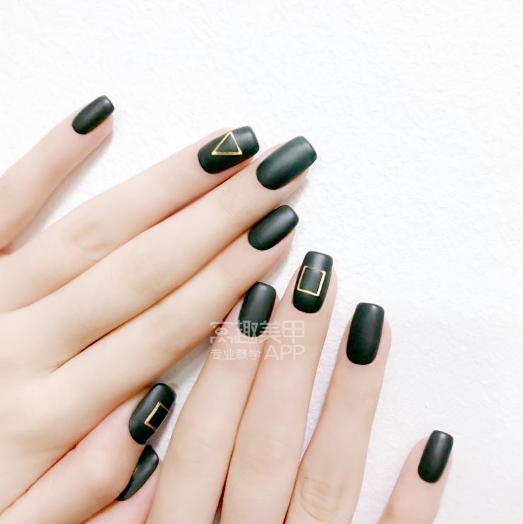 最新款极简美甲,时尚与优雅的完美融合风采