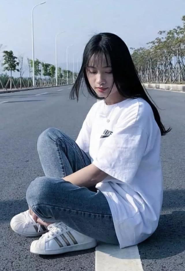 耐克阿迪最新款鞋子,时尚与科技的完美融合
