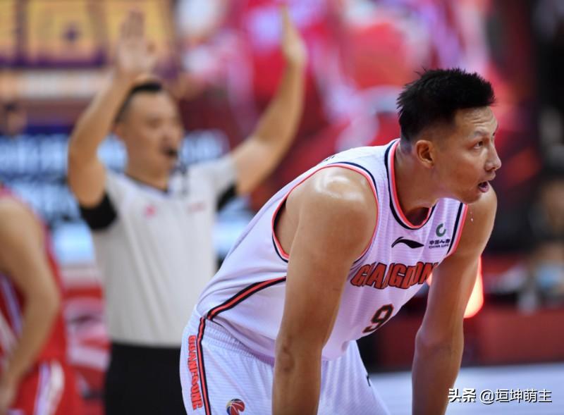 易建联伤势最新动态与年龄揭秘,篮球巨星健康及未来展望